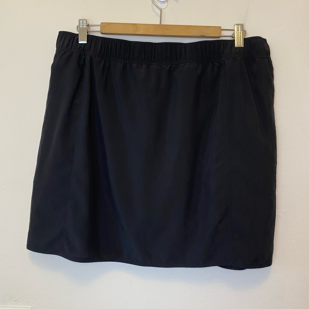 PATAGONIA Fleetwith Faux-Wrap Active Skort #58635 in Black Sz XL - Picture 11 of 13